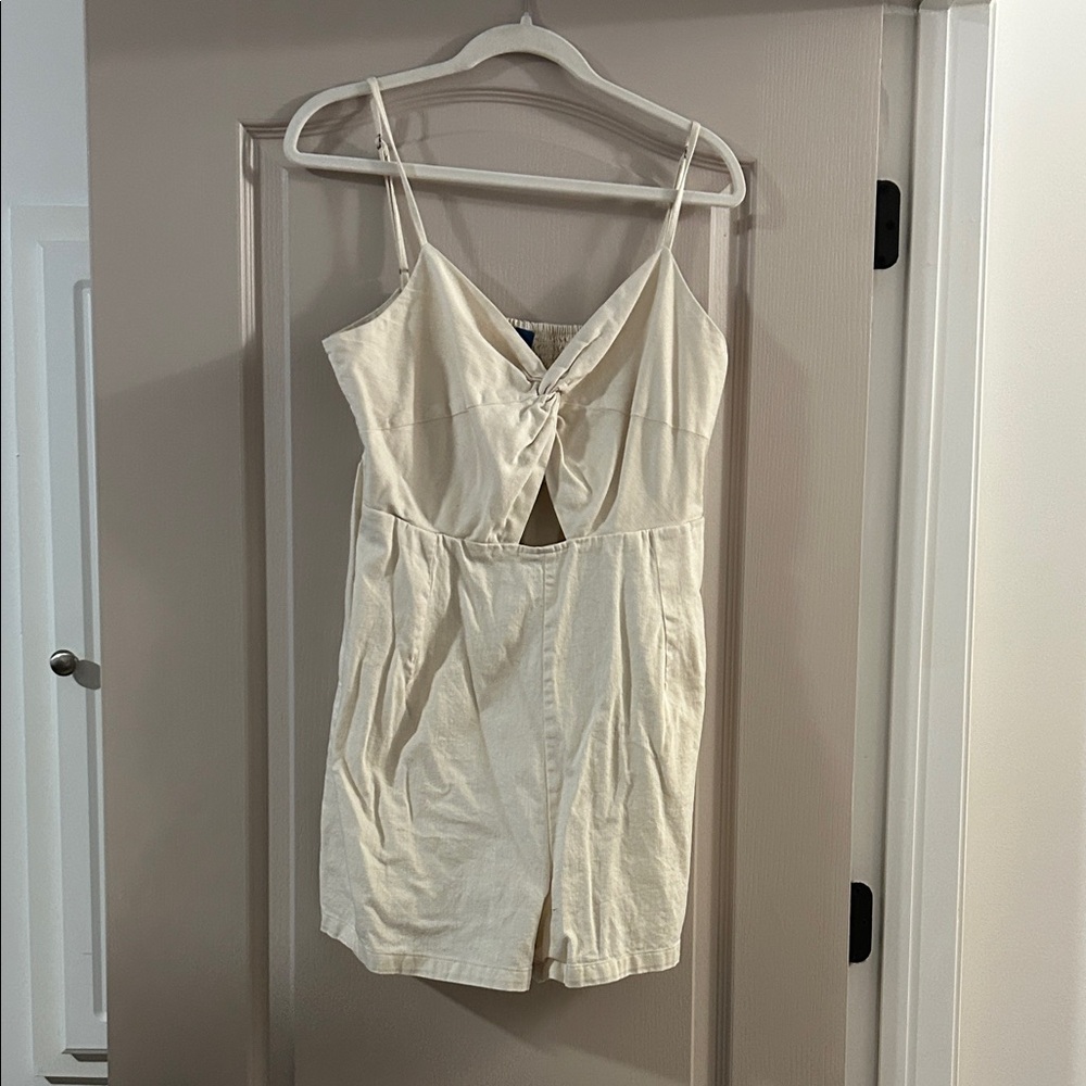 Old Navy Cream Sleeveless Twist-Front Romper